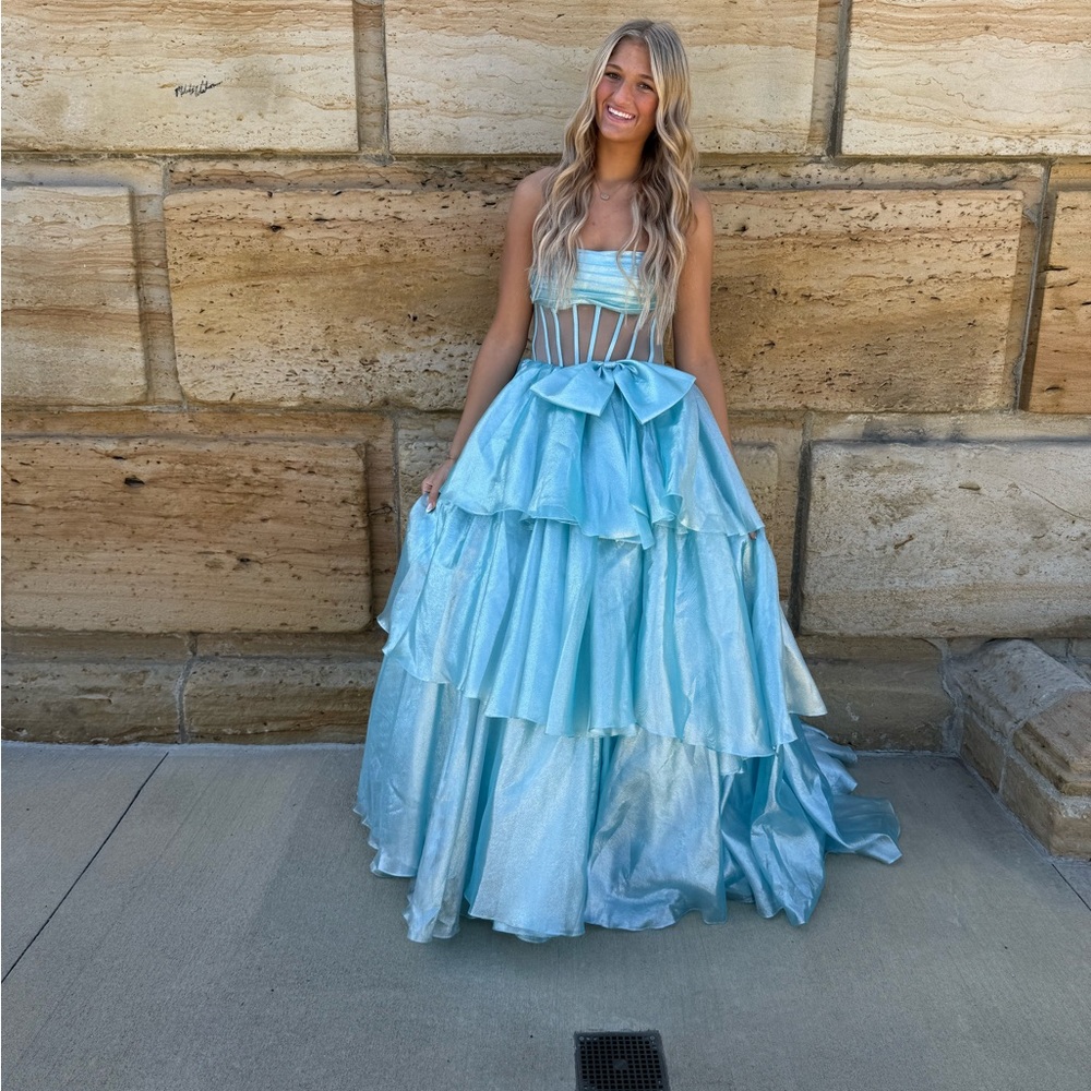 Sherri Hill 2025 SOLD OUT STYLE Elegant Light Blue Tiered Gown